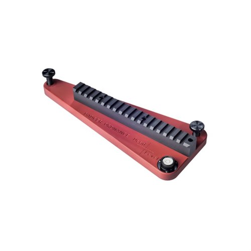 Achieve perfect reticle alignment with the Badger Ordnance Dead Level, featuring precision thumbscrews and a durable anodized finish for reliable use.