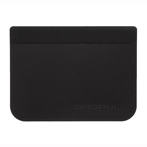 The DAKA Everyday Folding Wallet is a durable, minimalist design that holds up to 7 cards securely, features a quick-access pocket, and protects against the elements.