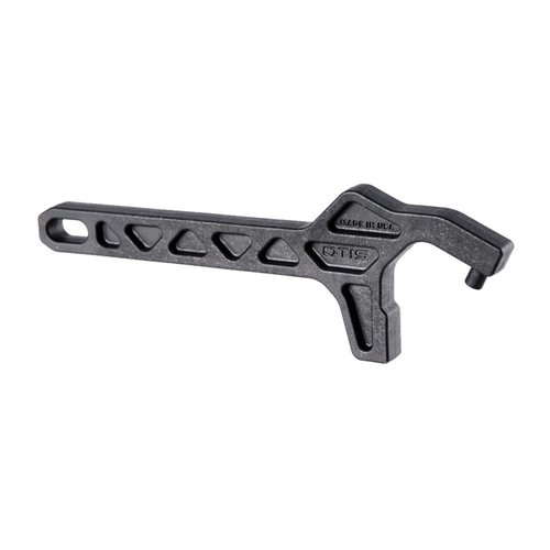 Easily and safely remove Glock® magazine plates for cleaning and maintenance with the Otis tool, ensuring no damage to the magazine or plate.